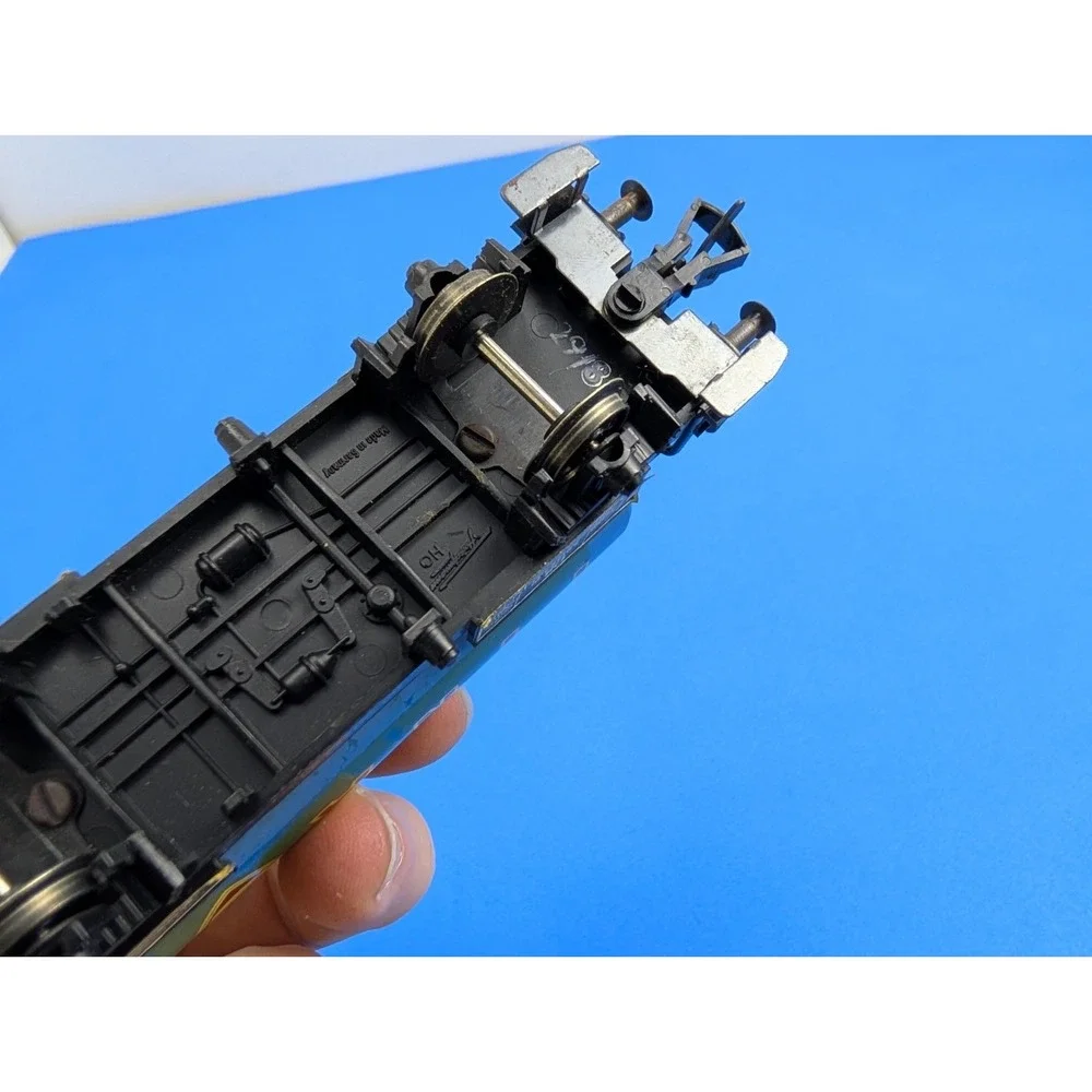 Fleischmann 1475B HO Scale DB Tank Wagon in FINA livery - Epoch iii